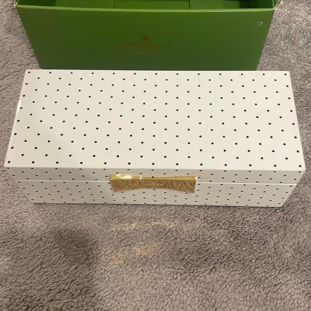 Kate Spade Lenox Garden Drive Spot Jewelry Box